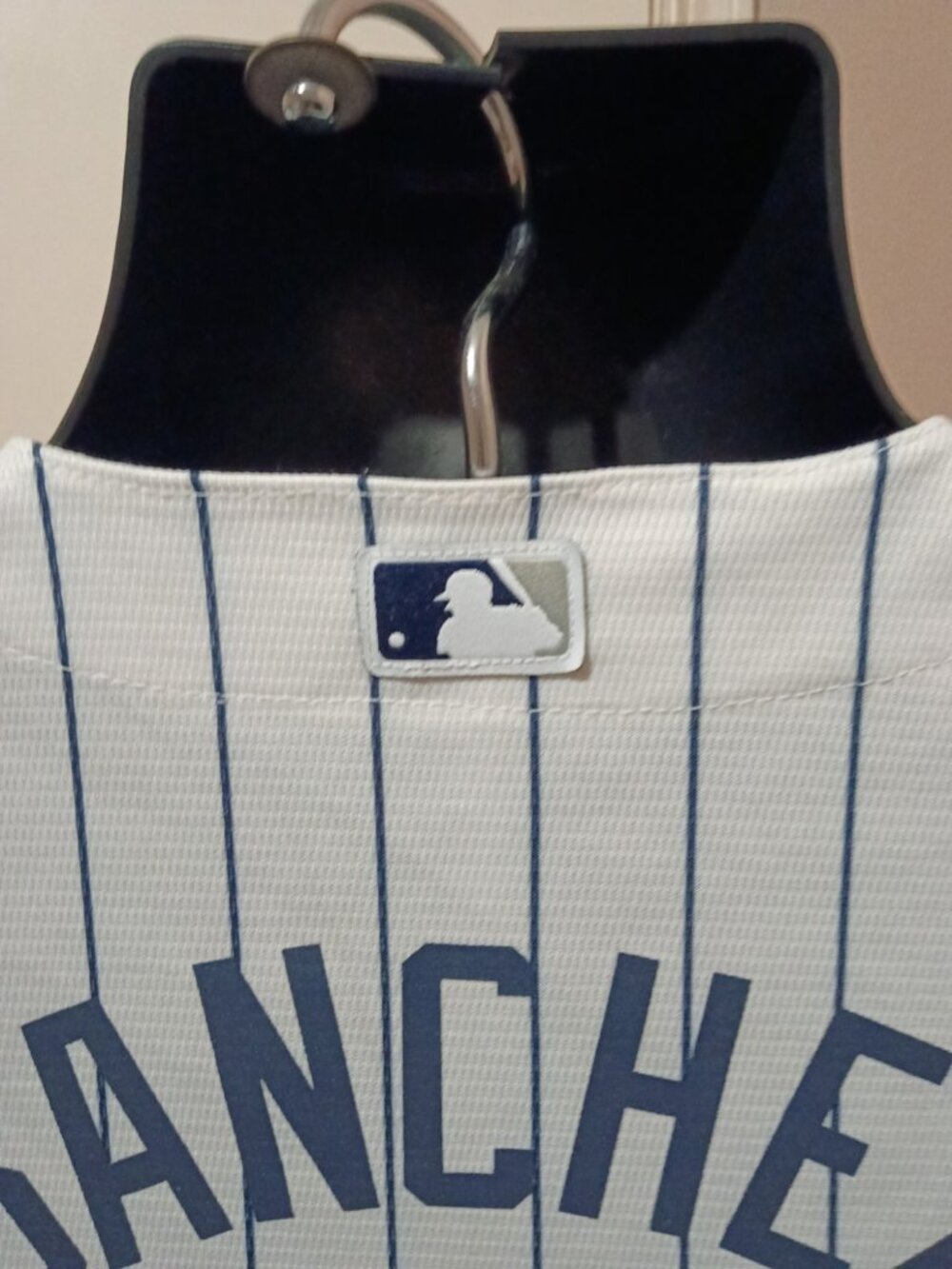 Majestic New York Yankees Sanchez 24 Jersey Youth X-Large 16/18  White Button up - Picture 9 of 14